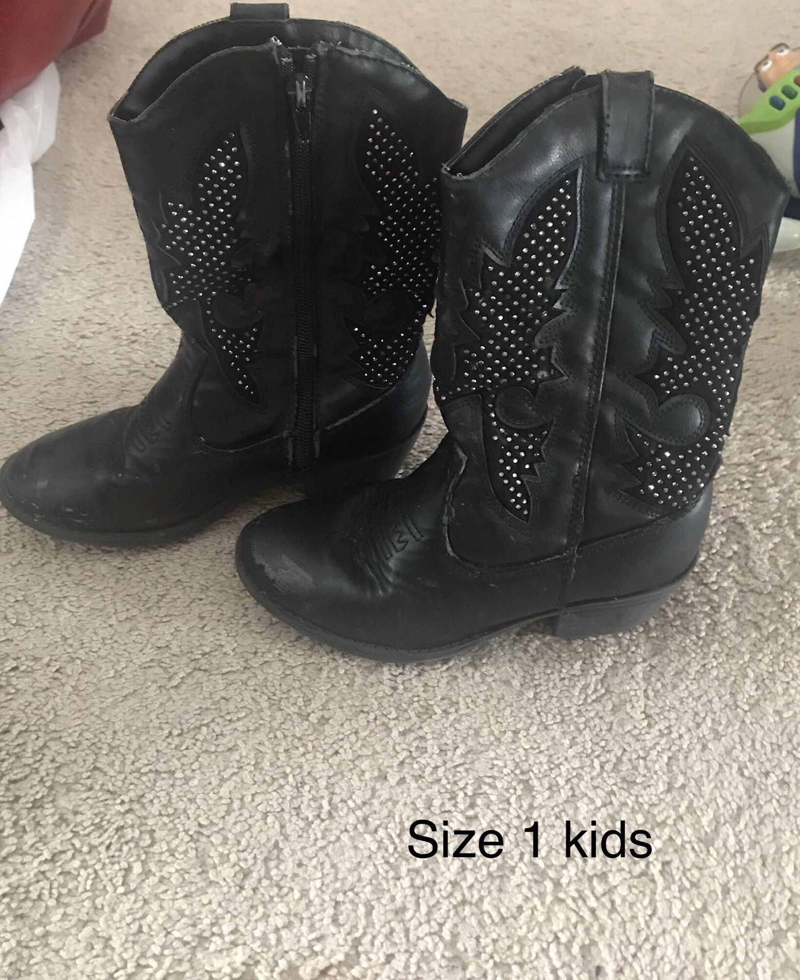 Girls size 1 black boots