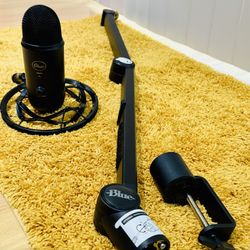 Trade Or oBO Blue Studio Mic With Desk Mount