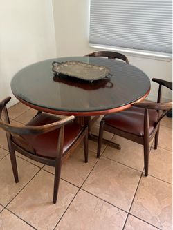 Breakfast Nook Round Table