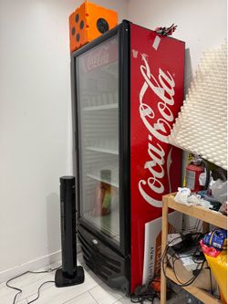 COKE MACHINe
