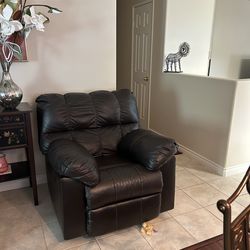 Two like new recliners
