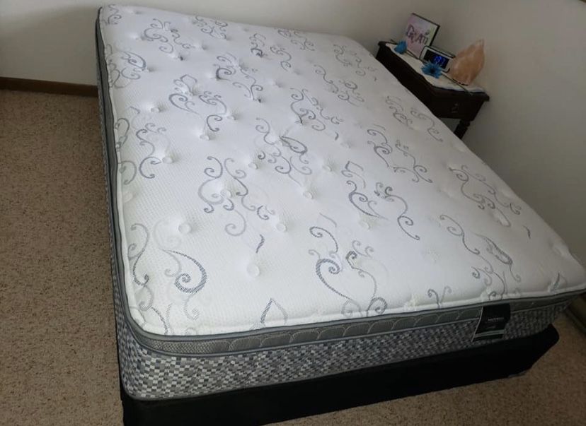 Queen mattress and box spring $150, king $275? Full and Twin available