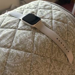 Apple Watch SE 2 Excellent Condition Like New