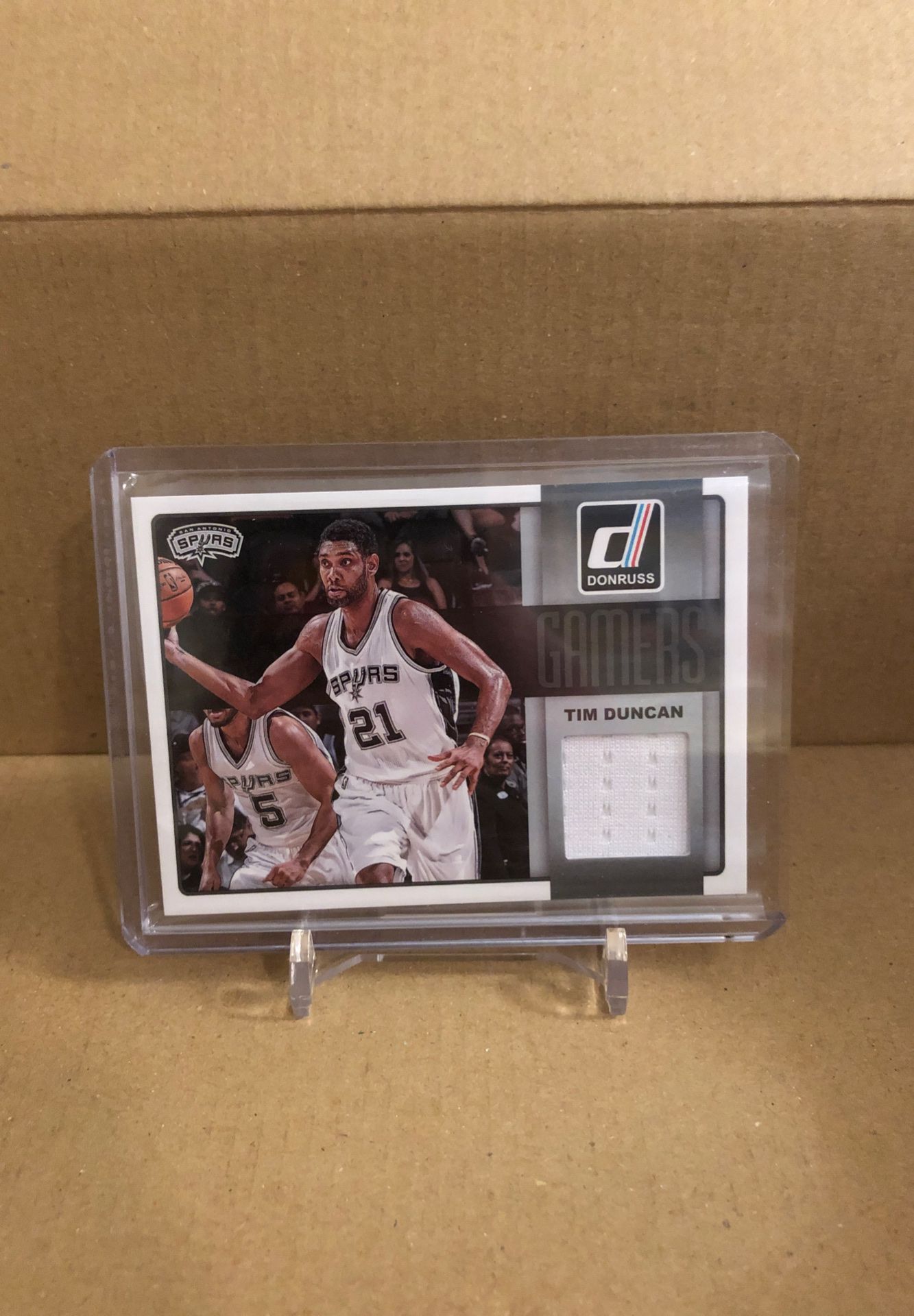 Tim Duncan game used jersey relic basketball card