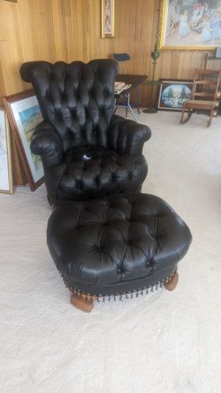 Tuffted Victorian chair with footstool
