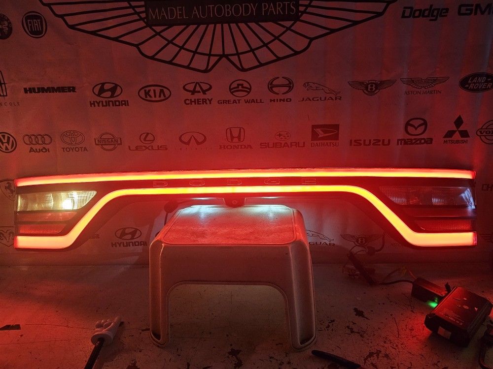 2014-2024 DODGE DURANGO REAR TAILGATE LIFTGATE TAIL LIGHT OEM