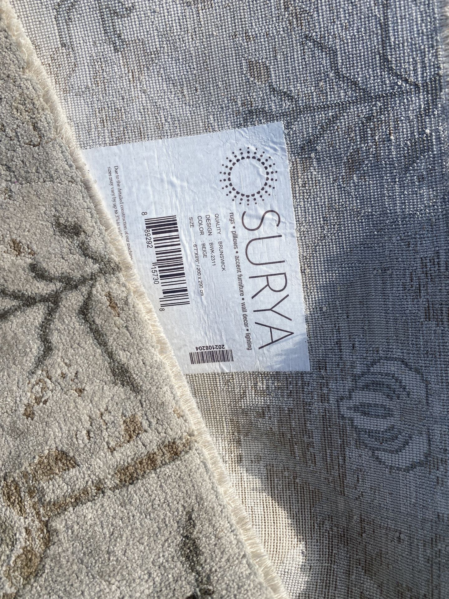 BEAUTIFUL Less Than 6montha Old No Stains Area Rug FREE for Sale in Los Angeles, CA OfferUp