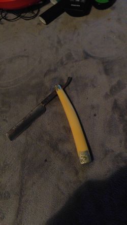This is a special spike straight razor