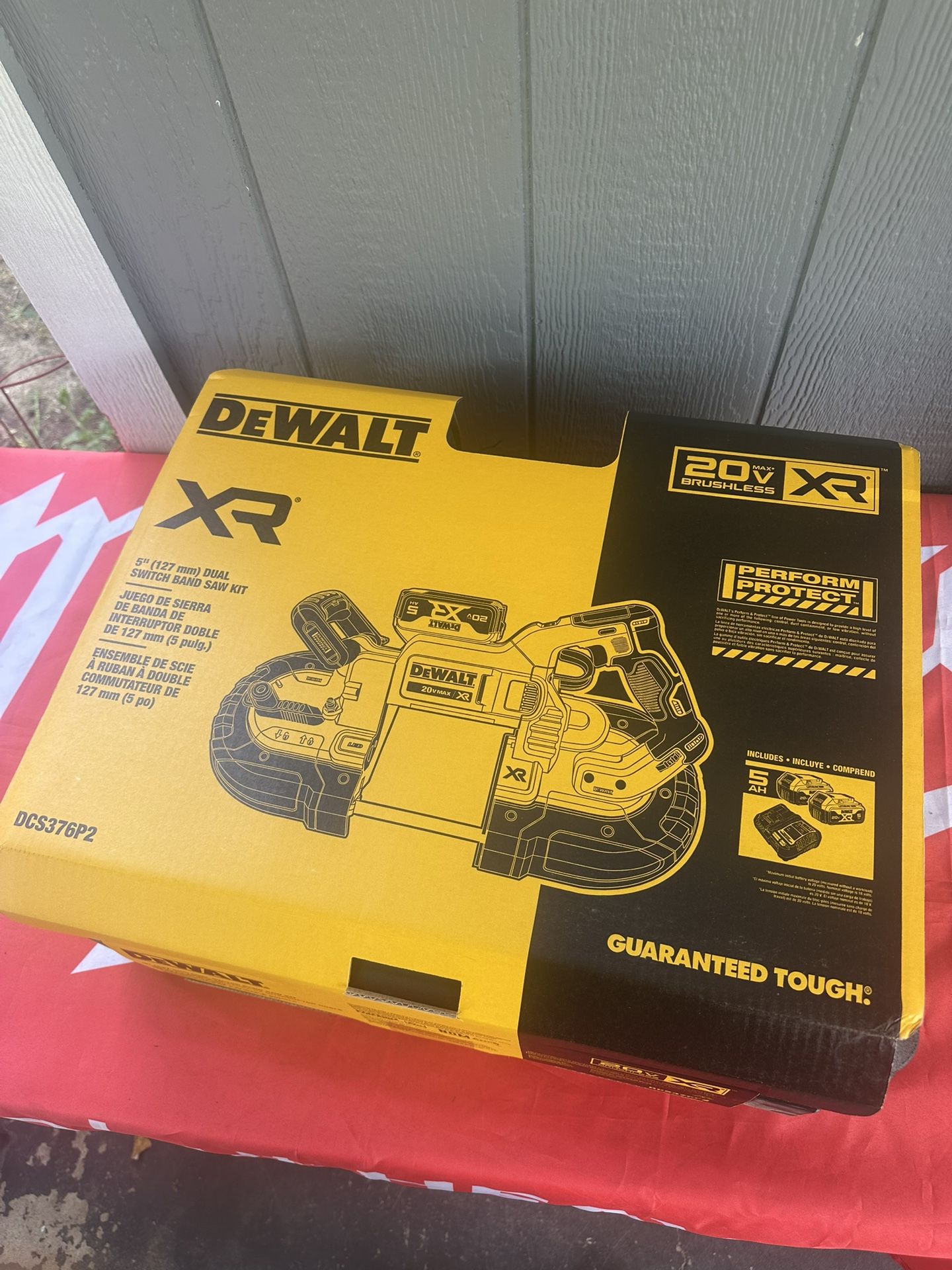 Dewalt 20V MAX Cordless Brushless 5 in. Dual Switch Bandsaw with (2) 20V 5.0Ah Batteries and Charger