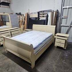 Queen Bedroom Set 