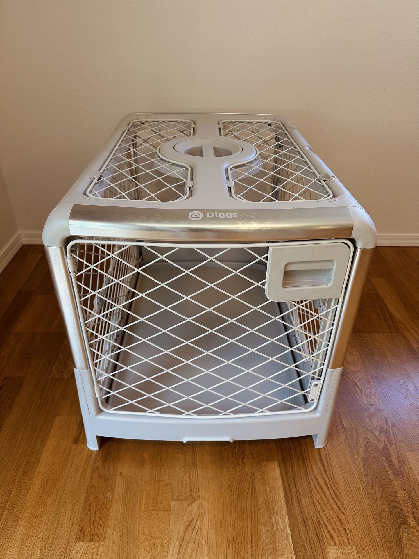 DIGGS REVOL DOG CRATE MEDIUM W/ PAD
