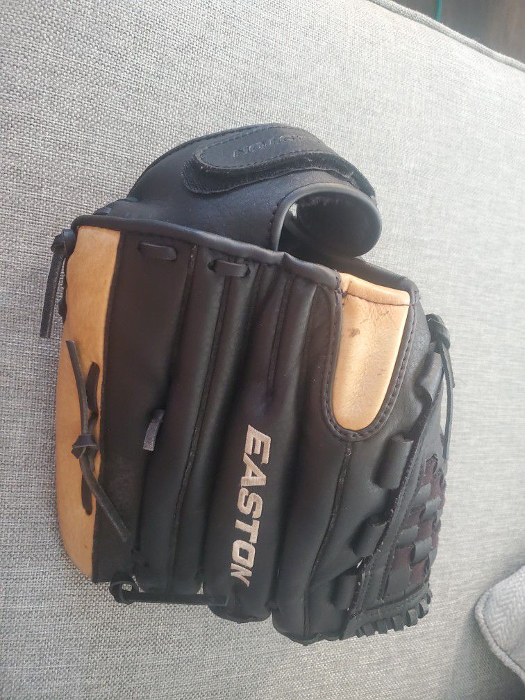 Easton Baseball Glove 