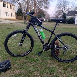 Great Condition, Marin Pioneer Trail Mountain Bike, 26-inch wheels, 17-inch aluminum frame (medium size),