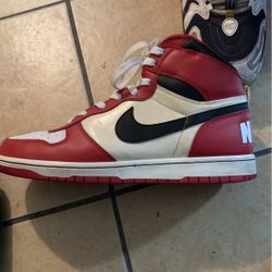 Semi News Marvel Nike Rojo Con Negro # 11 