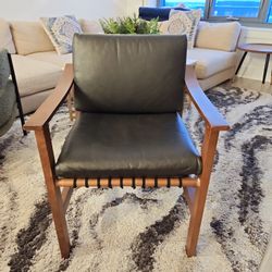 CB2 LEATHER LUCIANO LIVING ROOM CHAIR 🪑