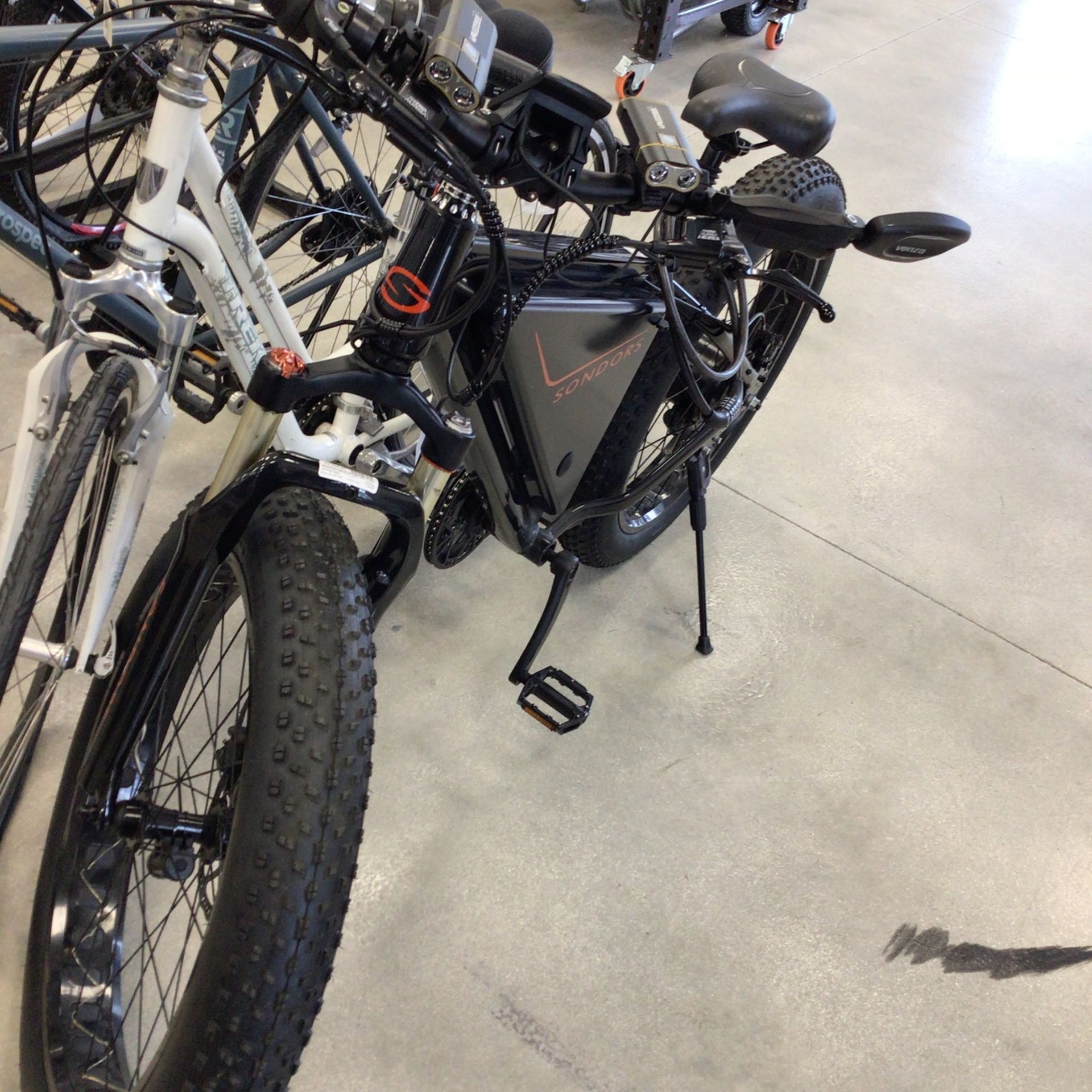 Sondors E-Bike, XS 750w. 48v, 17.5ah, Barely Used!