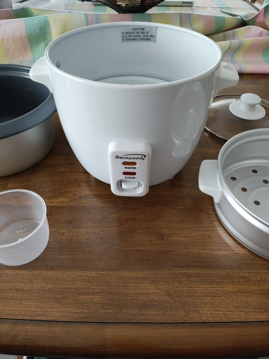New. Only Taken Out Of Box For Pics. Rice Cooker And Steamer