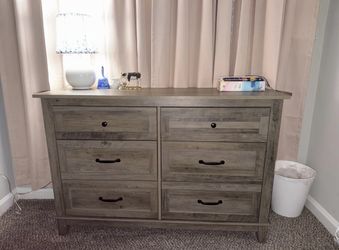 Gray 6-Drawer Freestanding Dresser Chest