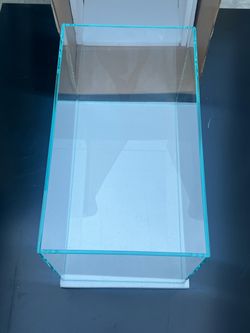 Crystal Clear Glass Rectangle Display