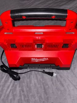 Milwaukee packout six bay rapid charger
