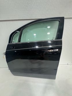 (1023) 17-22 Chevy Chevrolet Trax Left Front Door 2017 2018 2019 2020 2021 2022