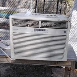 15,000 BTU AC 120v! GREAT CONDITION!