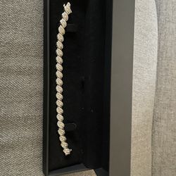 Kay’s Tennis Bracelet