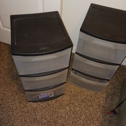 2 clean matching 3 drawer cubbies asking $40 for the set must pick up Broadway and apache buckeye az