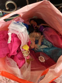 Miscellaneous girl toys (Barbies, Elsa toys, and dress up clothes)