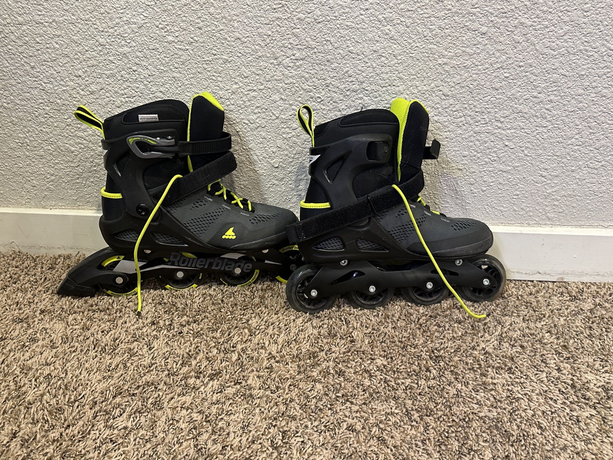 Size 9 Women’s Rollerblades