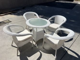 Outdoor dining set 
