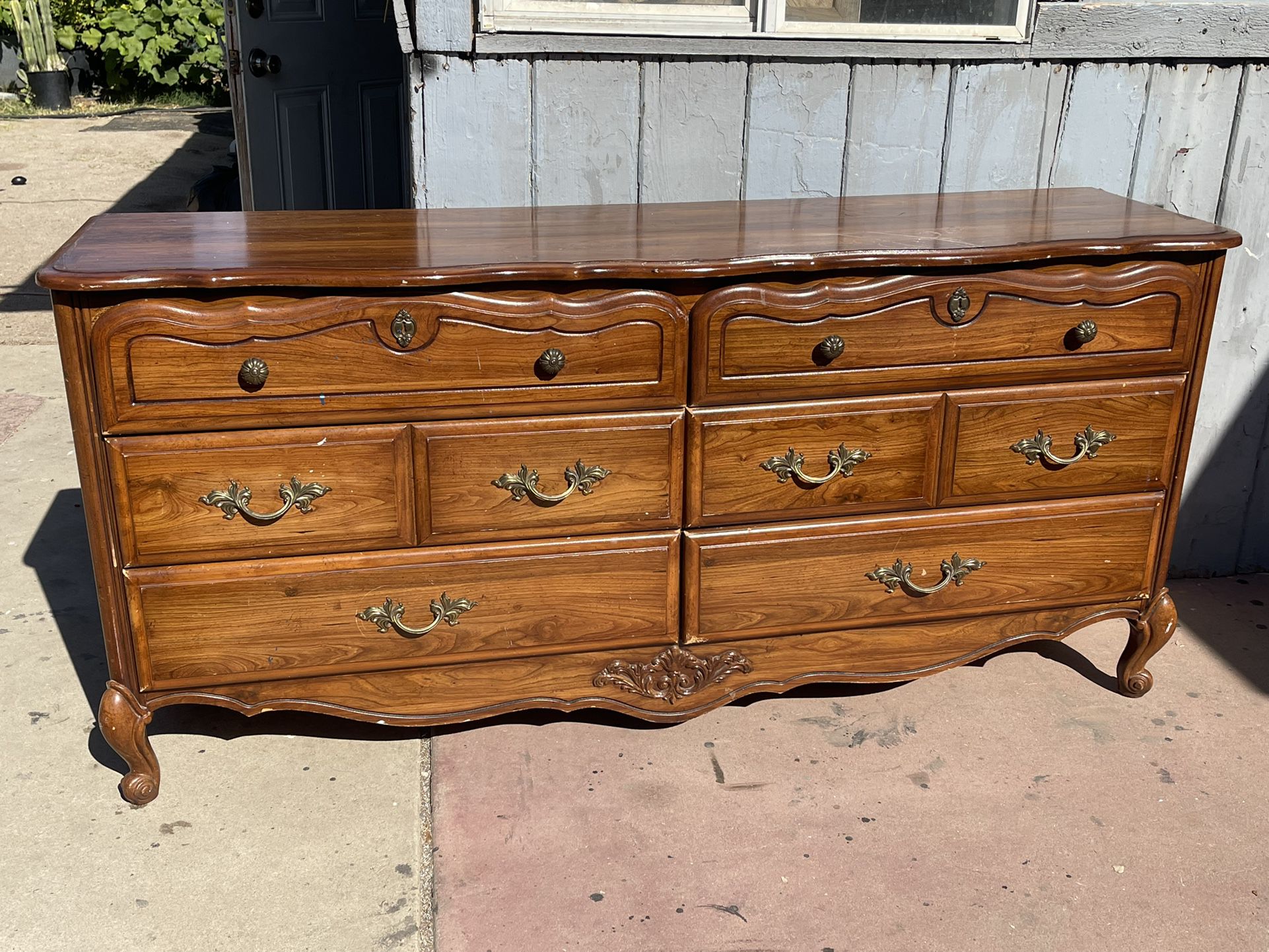 Long Dresser With Six Drawers In Good Condition All Drawers Open Fine 