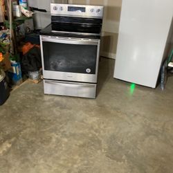 Whirlpool Electric Smooth Top Stove