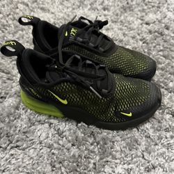 Nike Air Max 270 size 2Y
