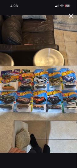 Hot Wheels Die-Cast Car Collection Lot of 10