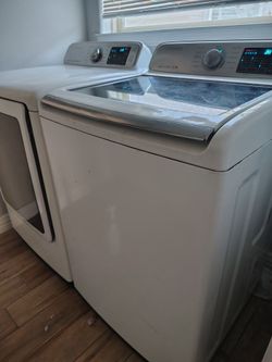 Samsung washer and dryer set in great condition asking 340 or best offer can deliver and install for small fee