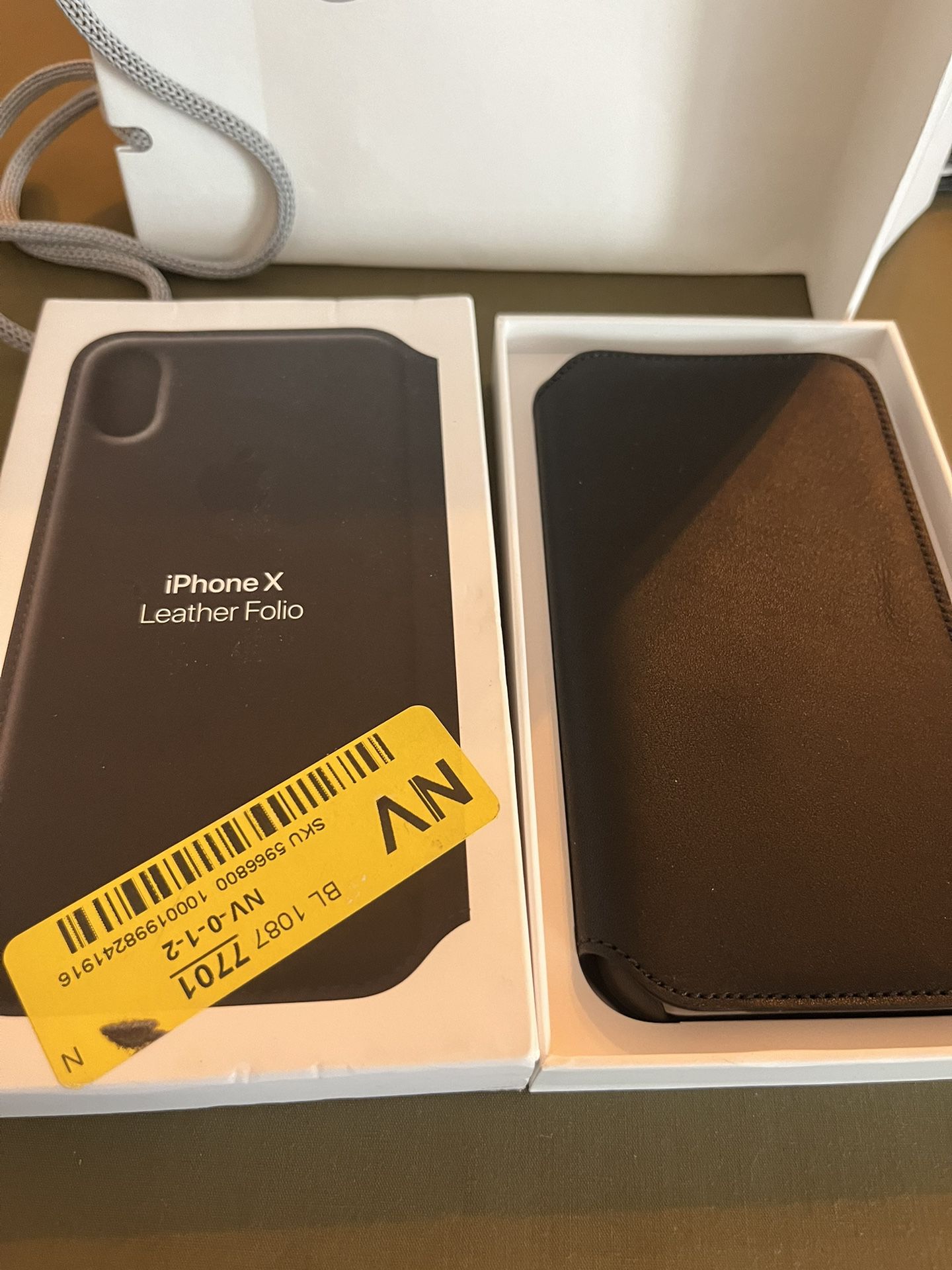 iphone x/xs leather case/apple original $18 w/box
