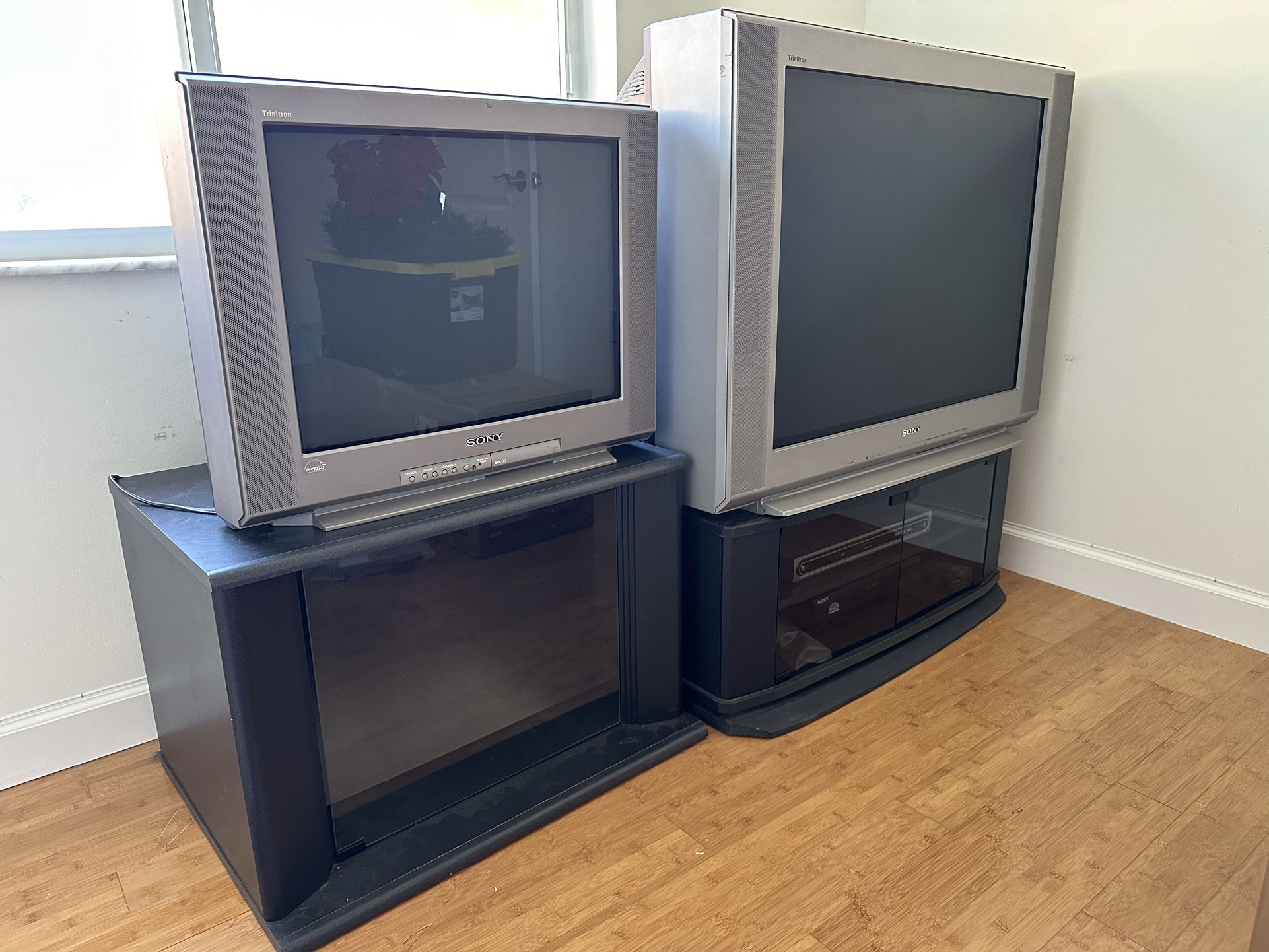 38 Inch Sony CRT Tv 24 Inch CRT Tv With Stands for Sale in Pembroke ...