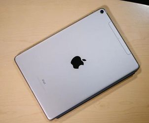 🌟 iPad Pro 10.5 – Clean, Works Perfectly, Great Price!