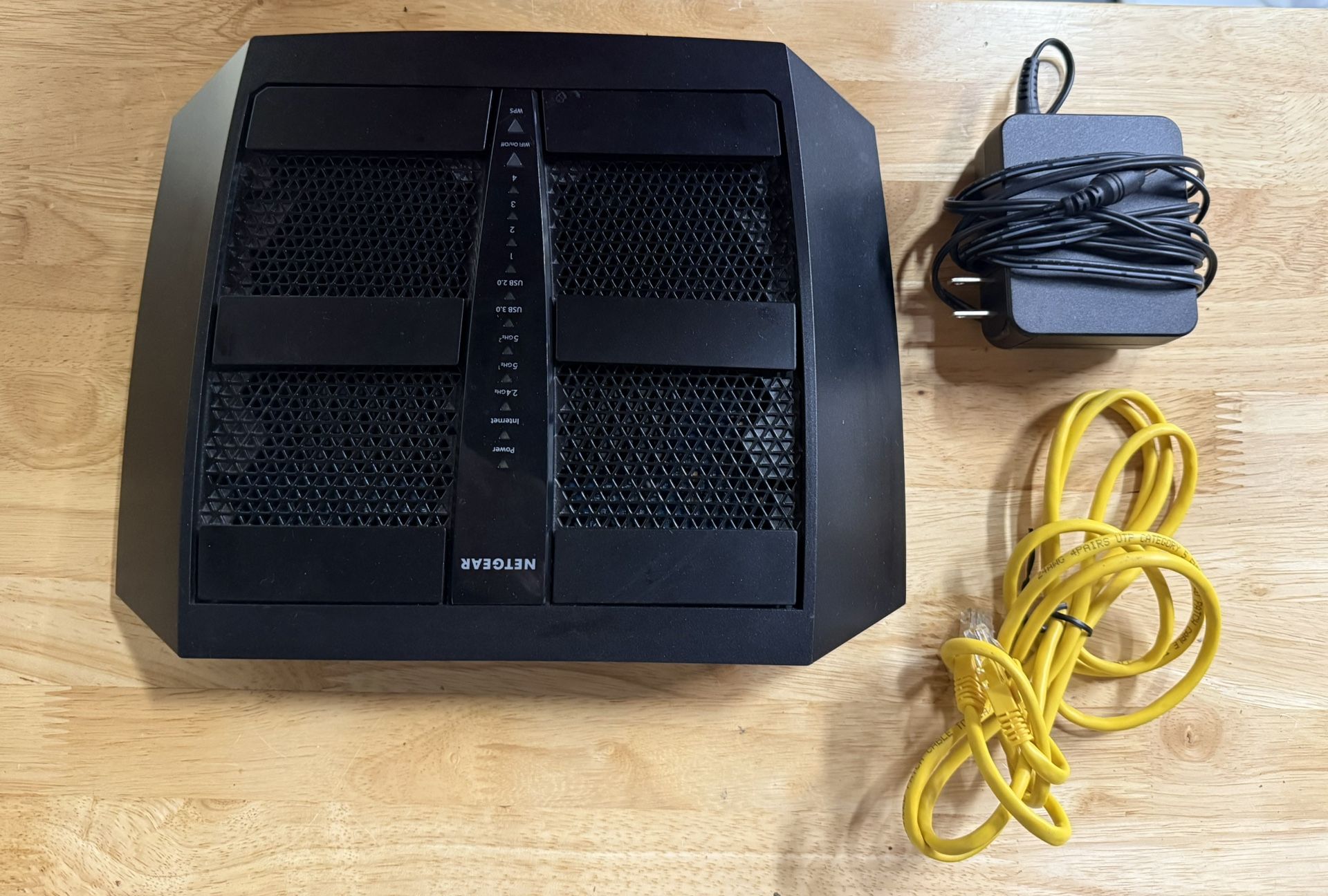 Netgear Nighthawk Wi-Fi Router – 6 Antennas, Reliable Performance