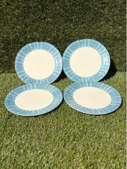 Set of 4 Plastic Plates