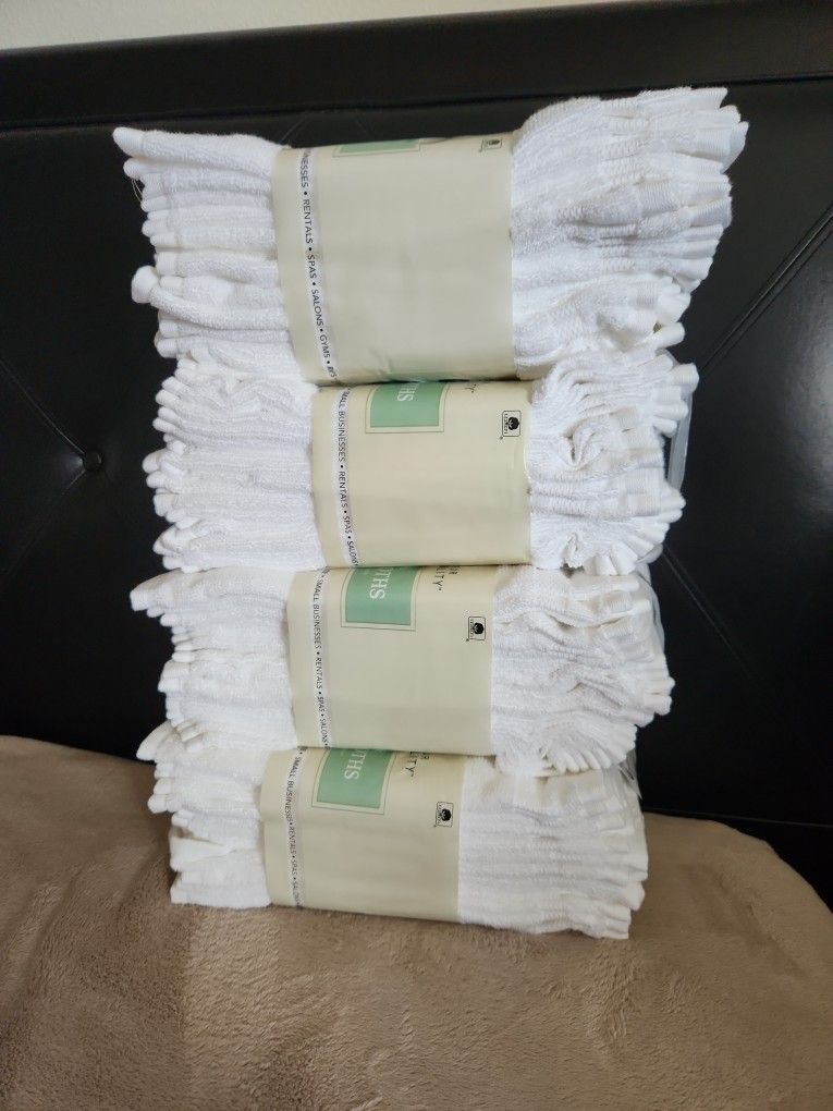 Grandeur Hospitality Towels, Washcloth 24-piece