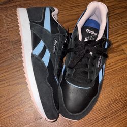 Women’s shoes size 9