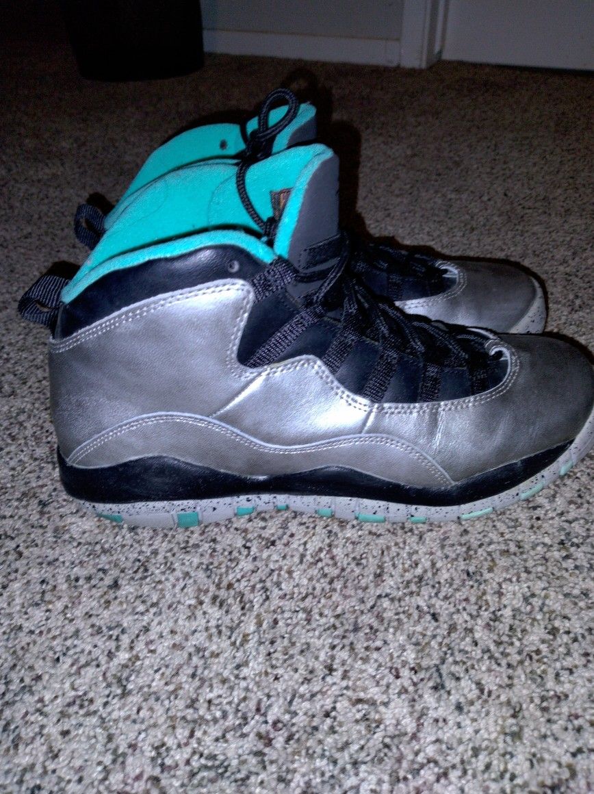 Jordan 10 Lady Liberty Size 6.5y