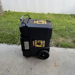 DEWALT 25 in. W 15 Gal. Polypropylene Rolling Tool Box  16.42” H  x 15.03” W x 24.28in D