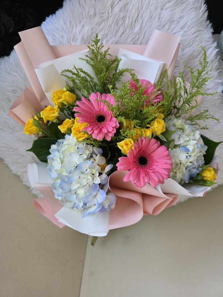 Mixed Flowers Bouquet