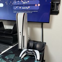 Disc PS5 + Headset + Dark Plates and Skin, Wall Mount