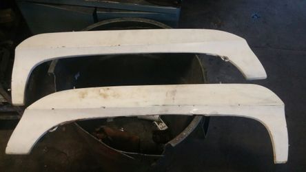 1967 Chrysler New Yorker Fender Skirts