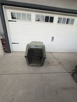 Large pet kennel
