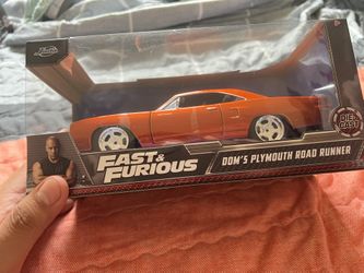 DOM'5 PLYMOUTH ROAD RUNNER Die Cast